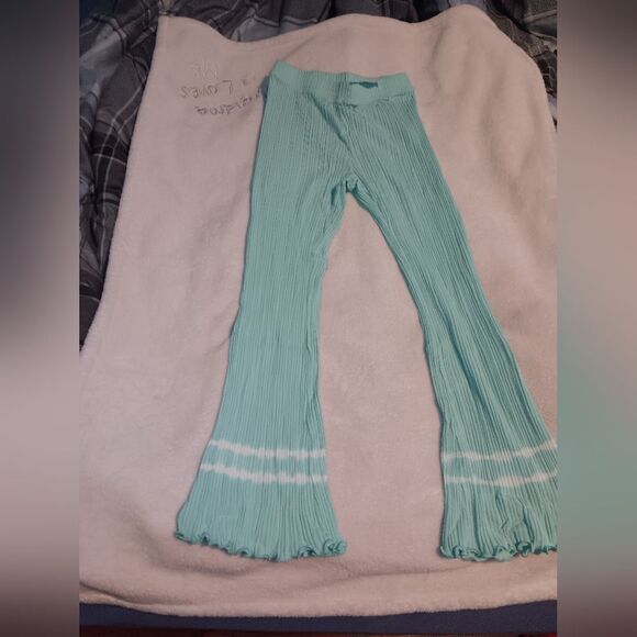 Old Navy High-Waisted Full-Length Flared Leggings NWT - Picture 1 of 6